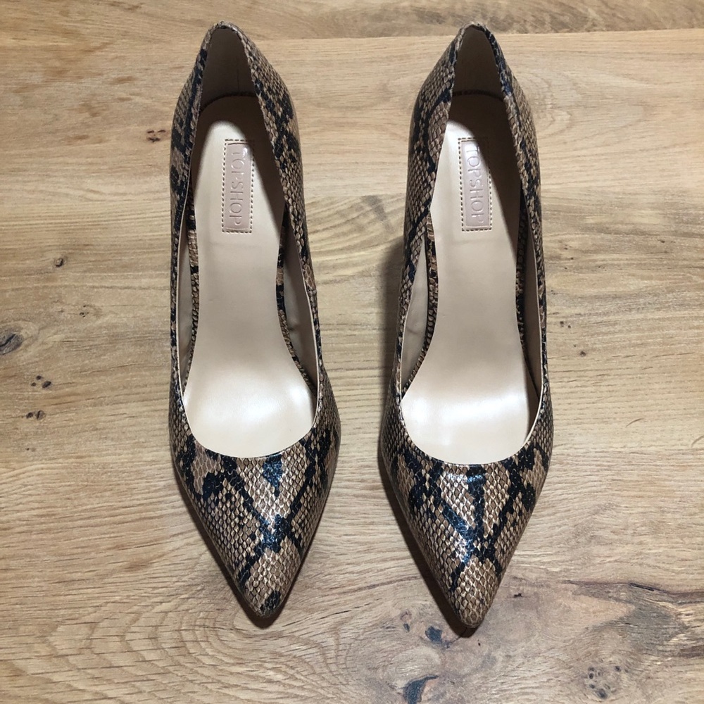 SOLD - Topshop Snake Print Pointy Toe Pumps - Picture 2 of 11